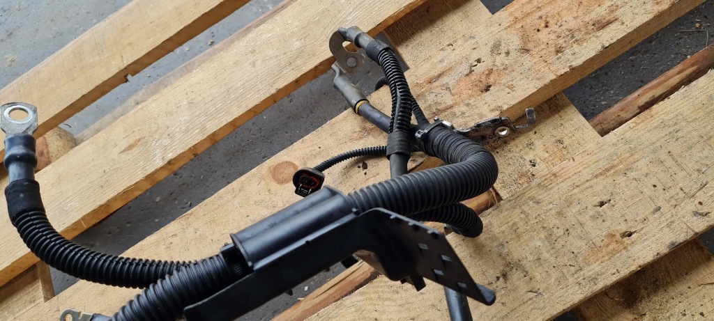 Q7 4m 2 шланг акумулятор стартер 3.0 tdi 4m0971288cb Недорого