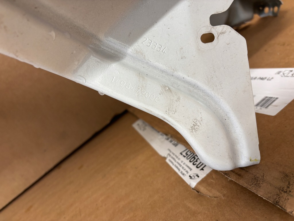 фото №7, Tesla y крыло перед передний правый 149347200c