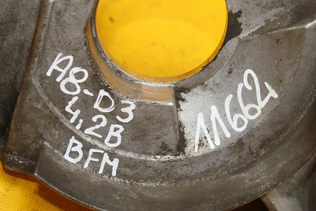 фото №7, Корпус распределительного вала a8 d3 4.2b 077103153k