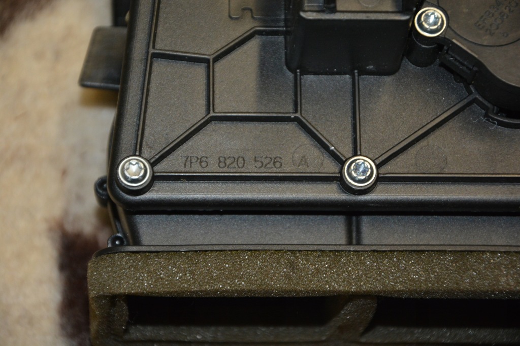 фото №5, Воздухозаборник воздуха vw touareg 7p6820526a