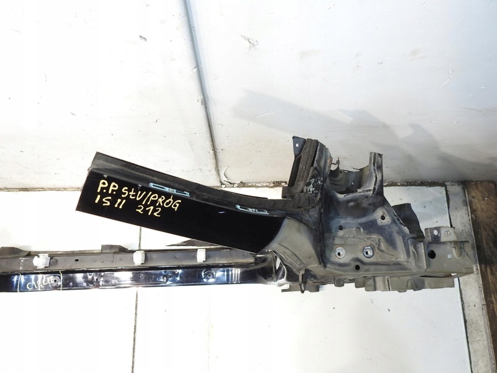 Порог стойку правая  перед 212 lexus is 2 в Украине