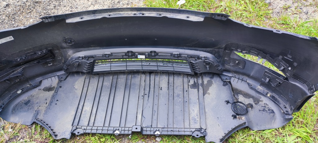 Бампер перед передний tesla model y 2019- 1540101-06-c + плита бампера Доставка