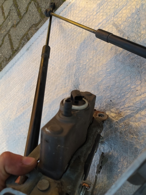 фото №6, Mercedes e w212 петля пиротехнический патрон капот