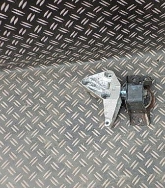 фото №1, Renault megane ii 1.5 dci кронштейн подушка двигуна