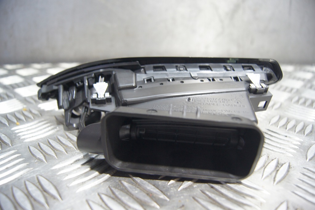 фото №7, Решётка обдув левая peugeot 208 2008 9633131777