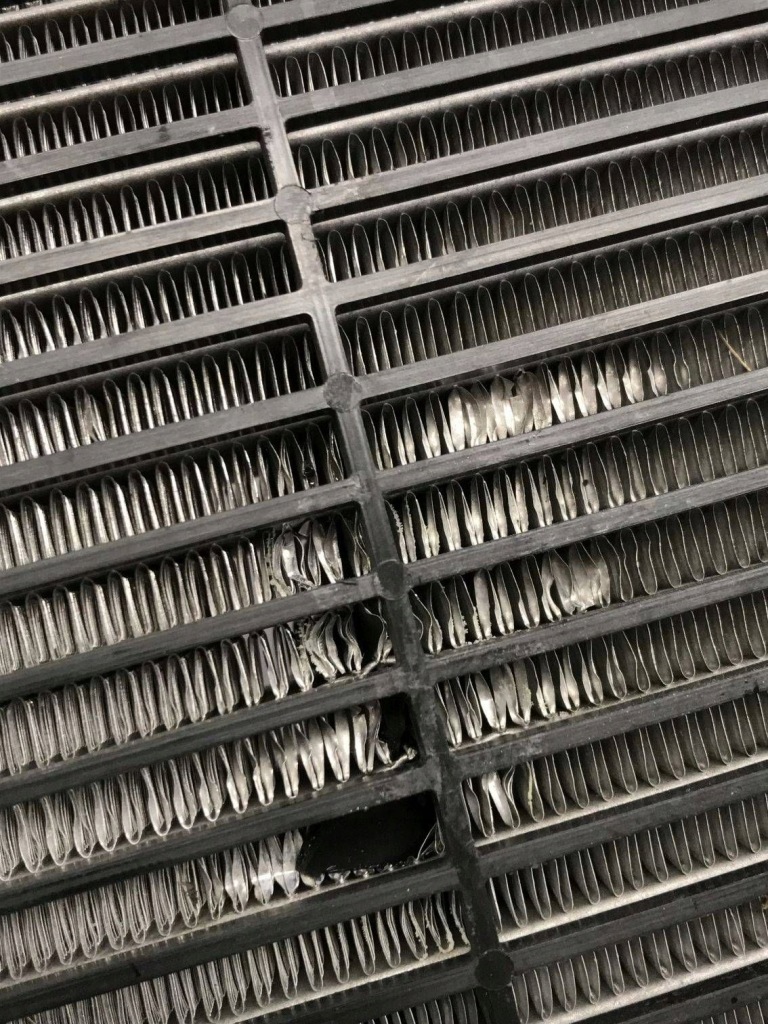 Bmw x5 g05 радиатор дополнительная 7560816 Оригинал