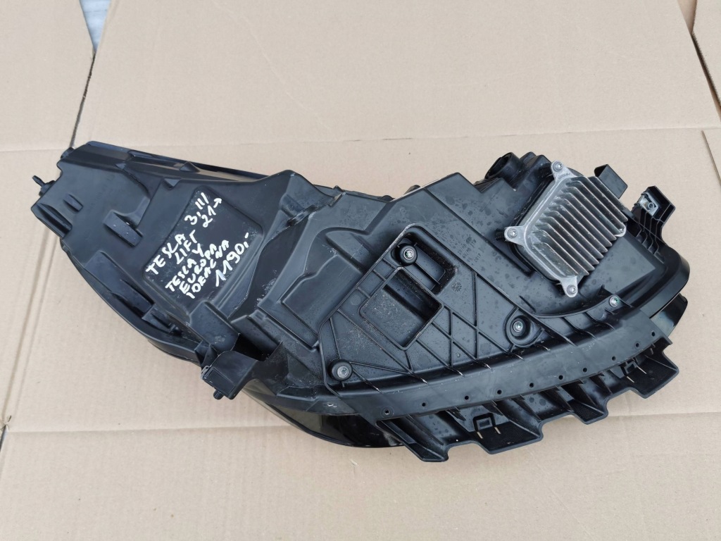 Tesla 3 рестайлінг  21- y фара передня ліва led європа ідеальна 1514952-00-d Доставка