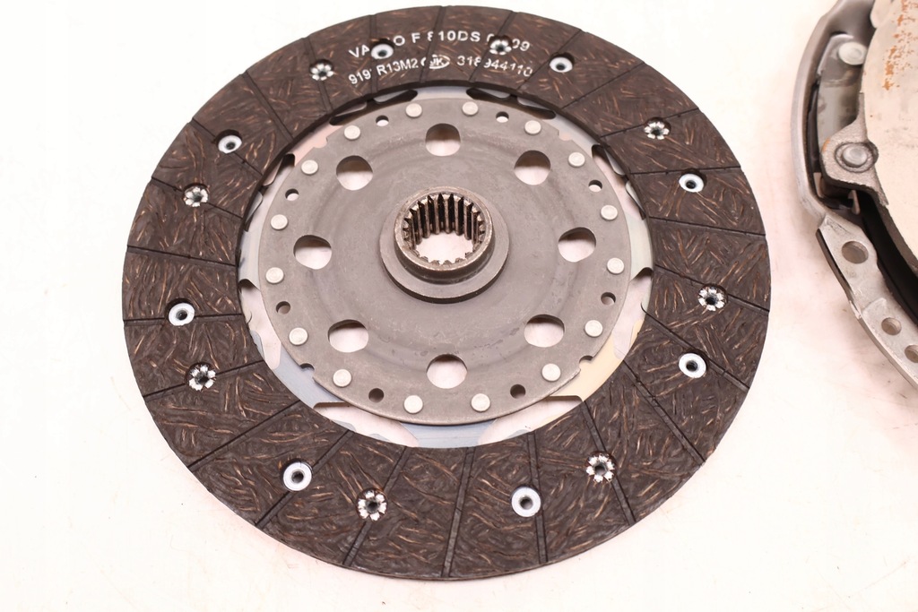 фото №5, Toyota avensis auris corolla сцепление прижим 31001-05040