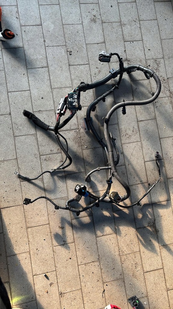 фото №1, Електропроводка двигуна renault megane v e-tech 240115mz0a