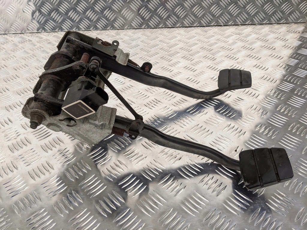 фото №2, Педаль педали тормоз i сцепление scania r