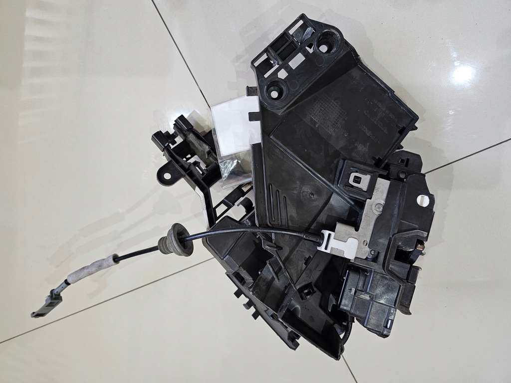 фото №9, Volvo оригинальный номер 31462779 замок s90 v90 17-23