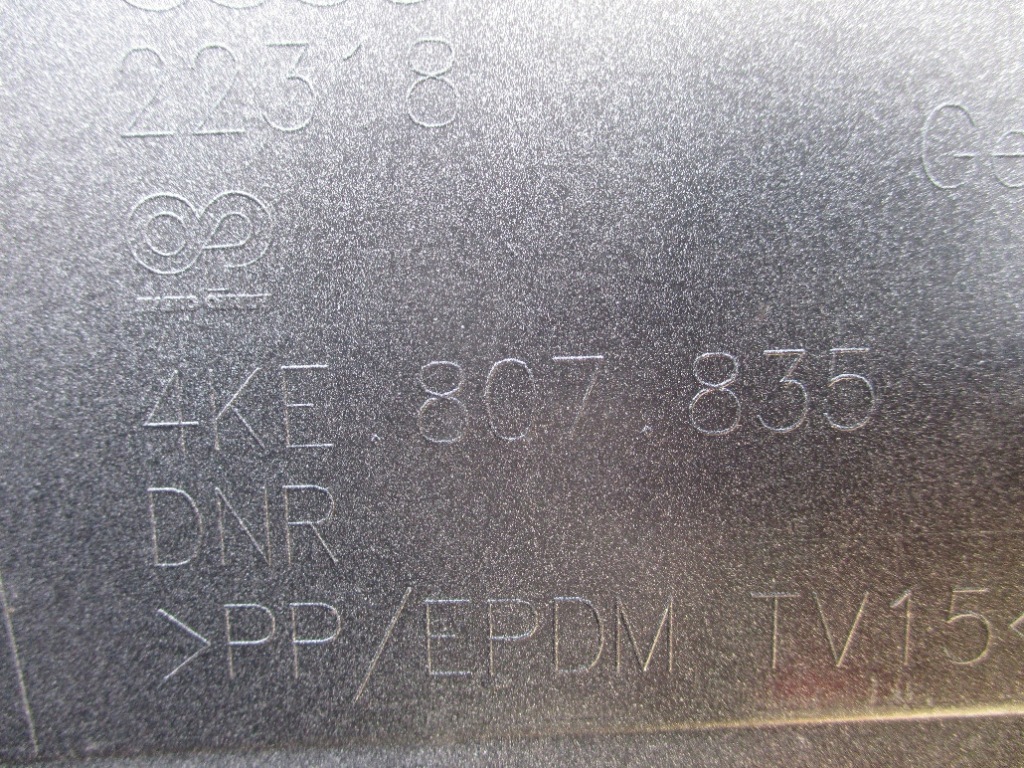 Спойлер dół диффузор накладка бампера задняя audi e-tron 4ke 4ke807835 Киев