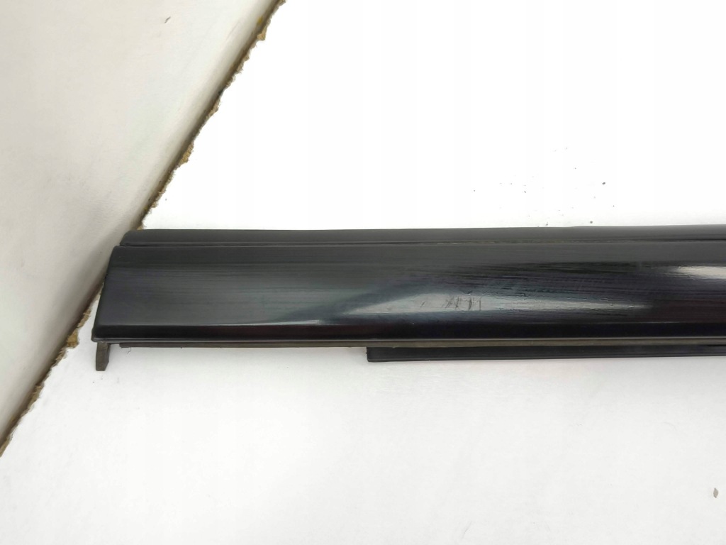 фото №12, Peugeot 2008 ii 2021 молдинг скло задній