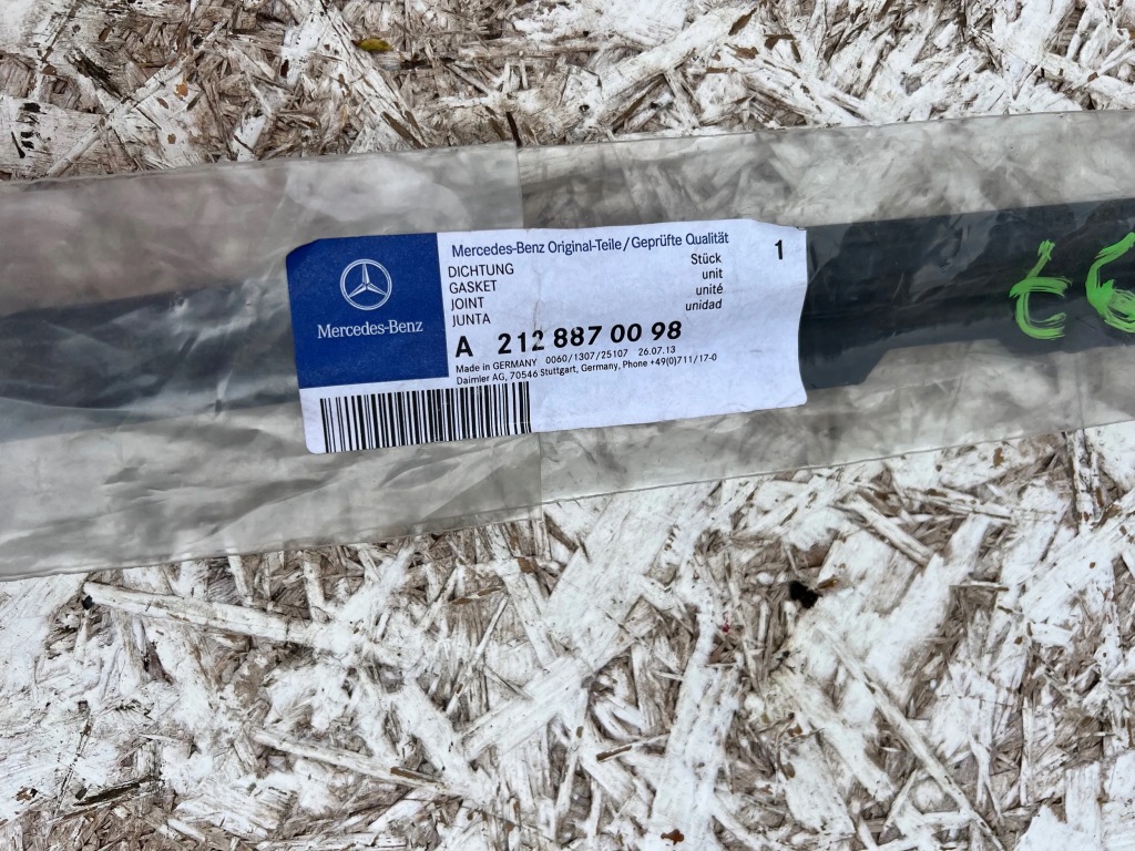 E klasa w212 прокладка капот перед передня Оригінал