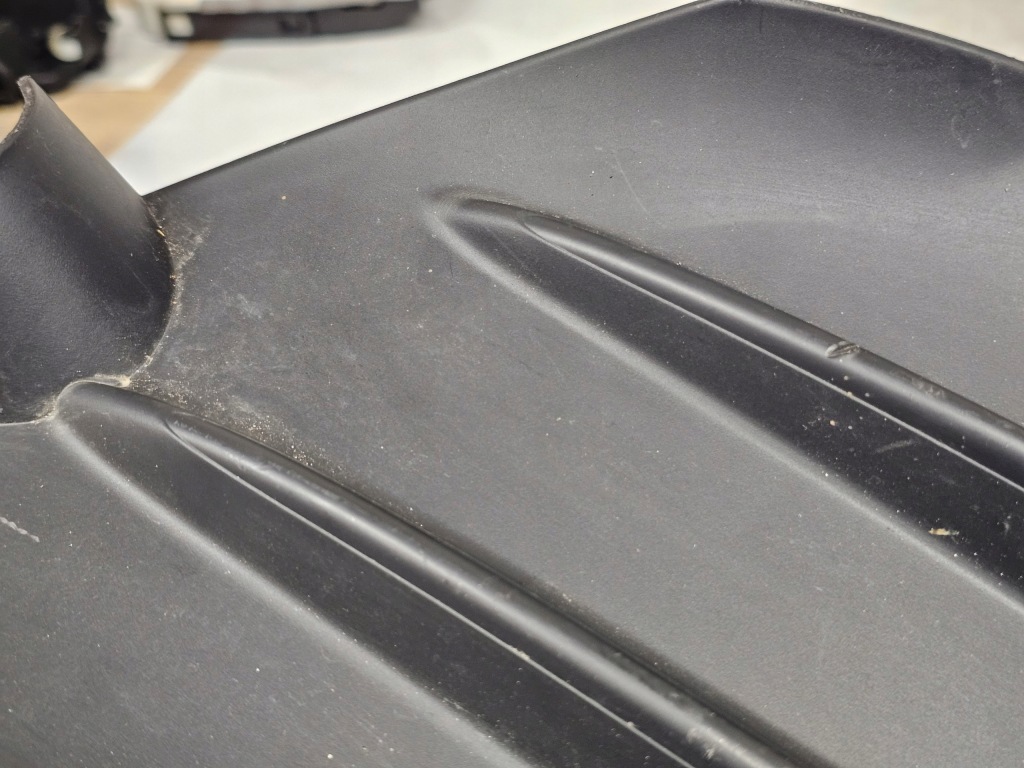 фото №8, Mercedes eqb amg решітка бампера передній перед права a2438857301