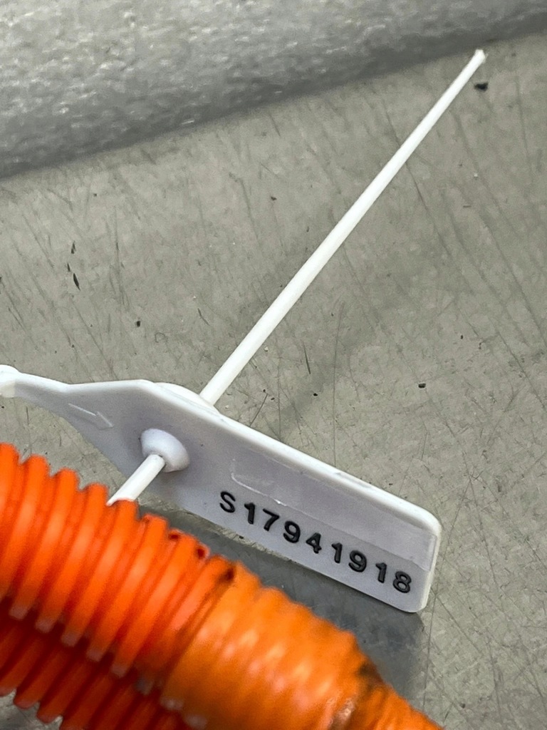 фото №6, Шланг аккумулятора dacia spring 240413580r