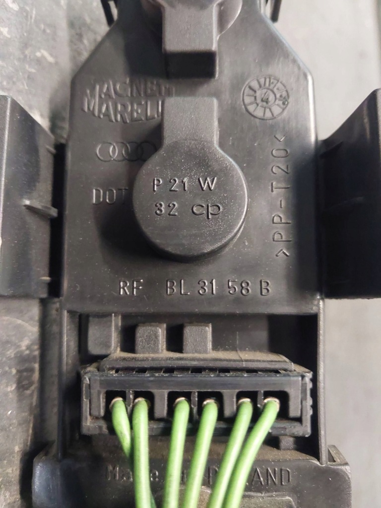 Вкладыш лампы задний правой audi a6 c5 4b рестайлинг  универсал bl3158b в Украине