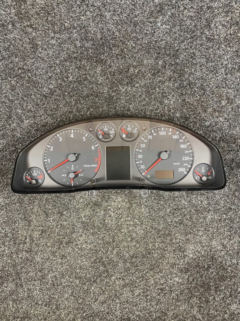 фото №1, Audi a6 c5 2.4 v6 лічильник прилади 4b0919881ax