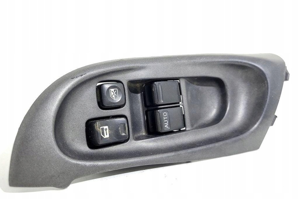фото №9, Кнопка управление окон задних левых дверь nissan