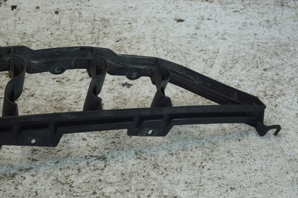 Направляющая кронштейн крыла правое bmw x5 e70 7157984 Цена