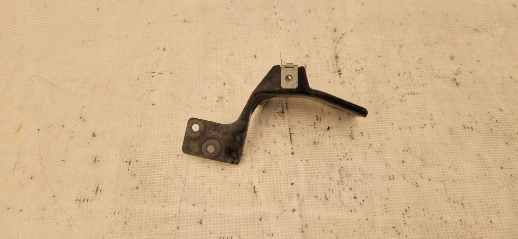 Купити Bmw 2 f22 f87 кронштейн нижній радіатора ліва