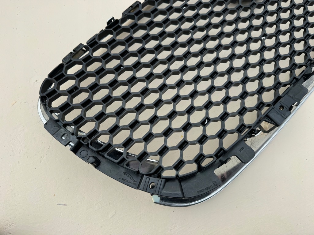 фото №13, Jaguar f-pace 16r- решётка радиатора решётка радиатора бампера перед передняя hk83-018k28 хром
