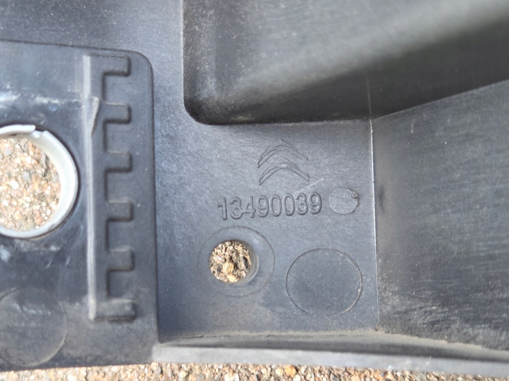 фото №10, Citroen c3 aircross przed lift кронштейн лампы правый перед 13490039 17-2021