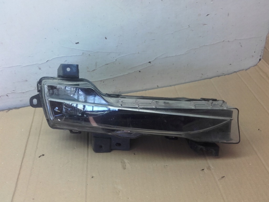 Купити Tesla 3 y протитуманна фара led drl правий рестайлінг  1507933-10-c