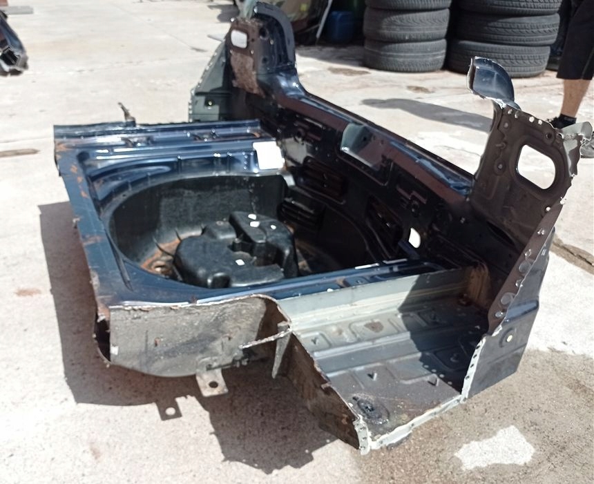 фото №7, Pas задній чверть піддон vw phaeton 3d 02-10 код лакофарбового покриття lr5w lunablau