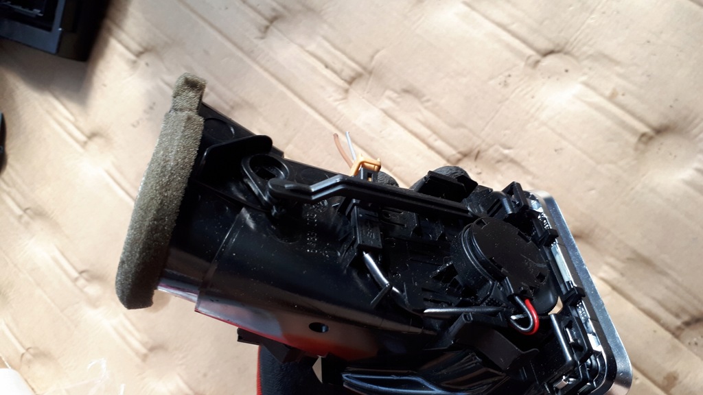 фото №8, S4 b8 a4 решётка обдув правая 8t1820902c europa