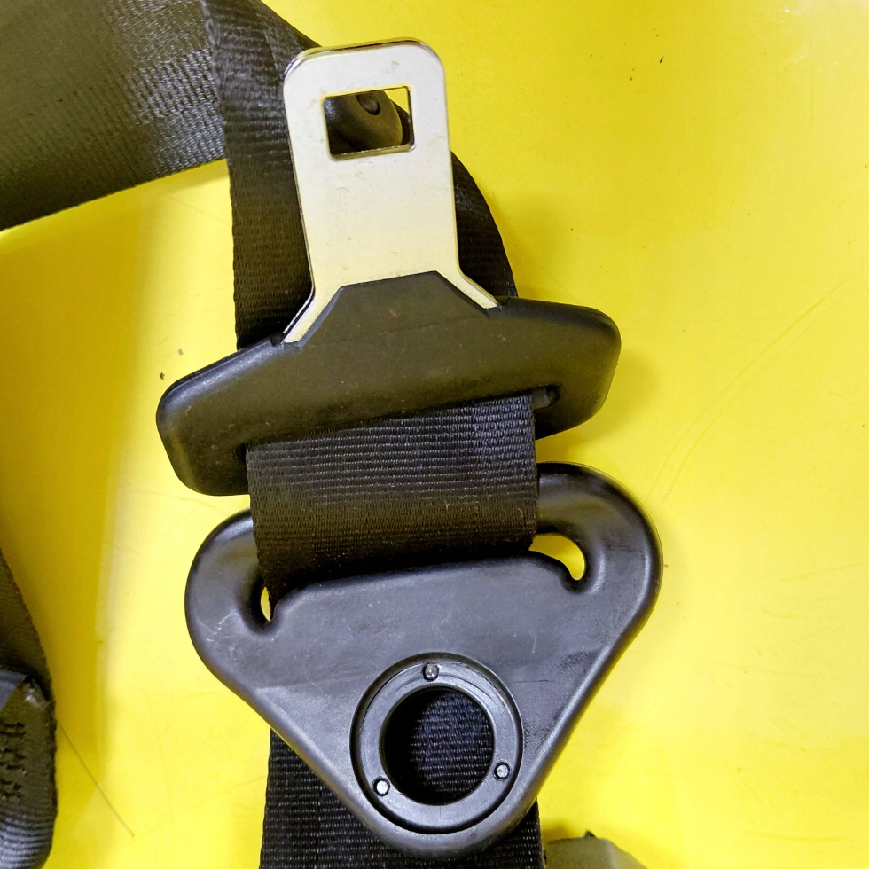 Ремень безопасности левый задний  nissan micra 3d 040490 nr1589 Цена