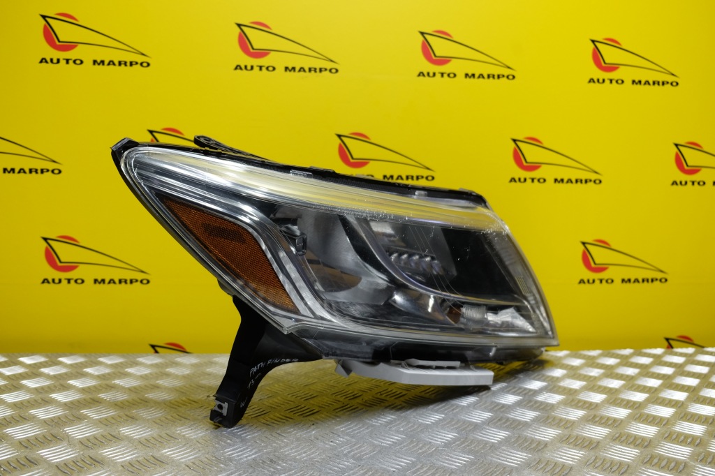 Nissan pathfinder r52 2013- фара фонарь  r америка Доставка