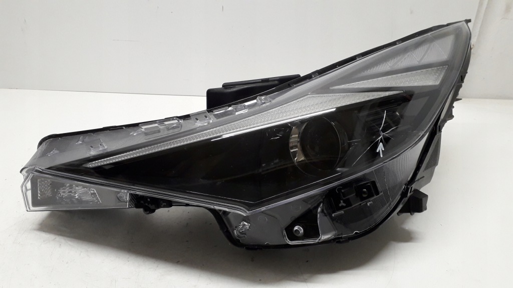 фото №1, Hyundai elantra 7 vii 20- лампа левая передняя