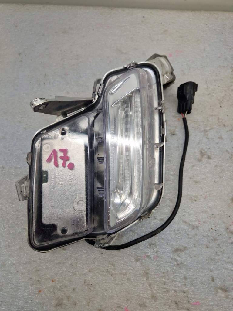 Купить Volvo xc60 противотуманная фара led drl левый оригинал 31420393