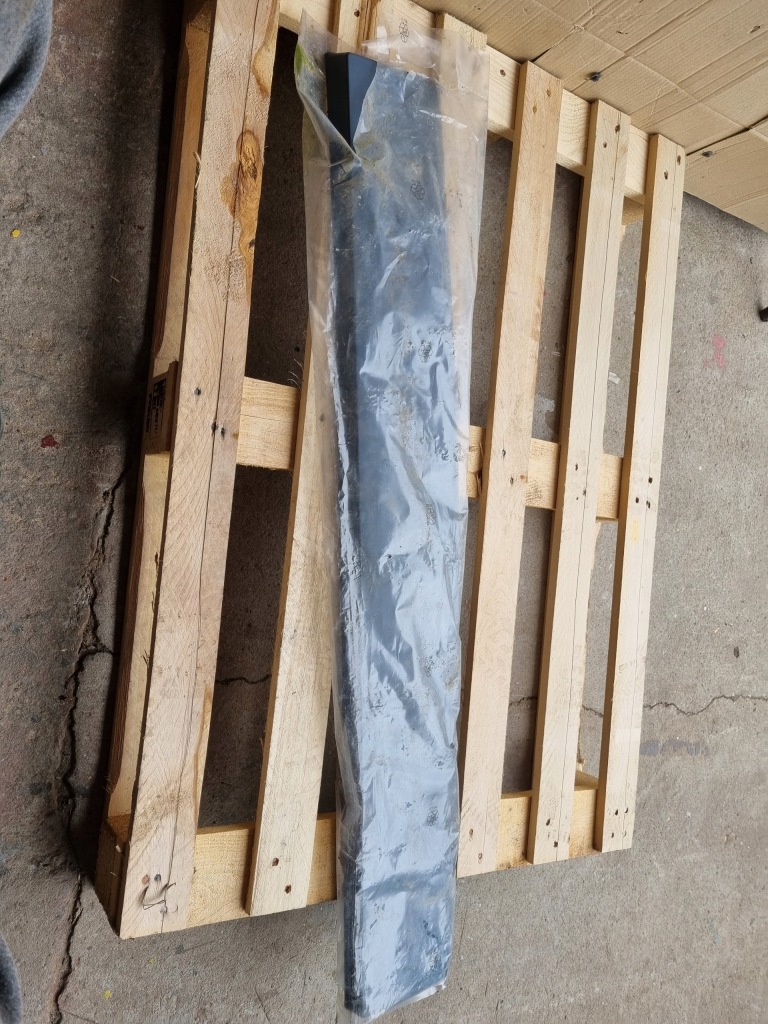 Trafic iii vivaro b молдинг левая боковая 93867912 93867929 934535569 в Украине