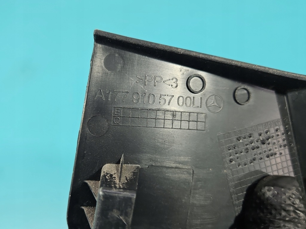 Накладка заглушка пластик mercedes cla c118 x118 a1779105700 сиденье левая Киев