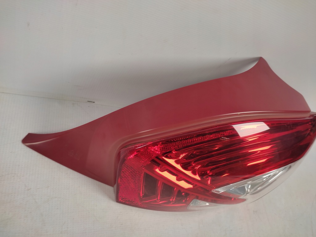 фото №6, Peugeot 208 i лампа правая задняя задняя 2012- led