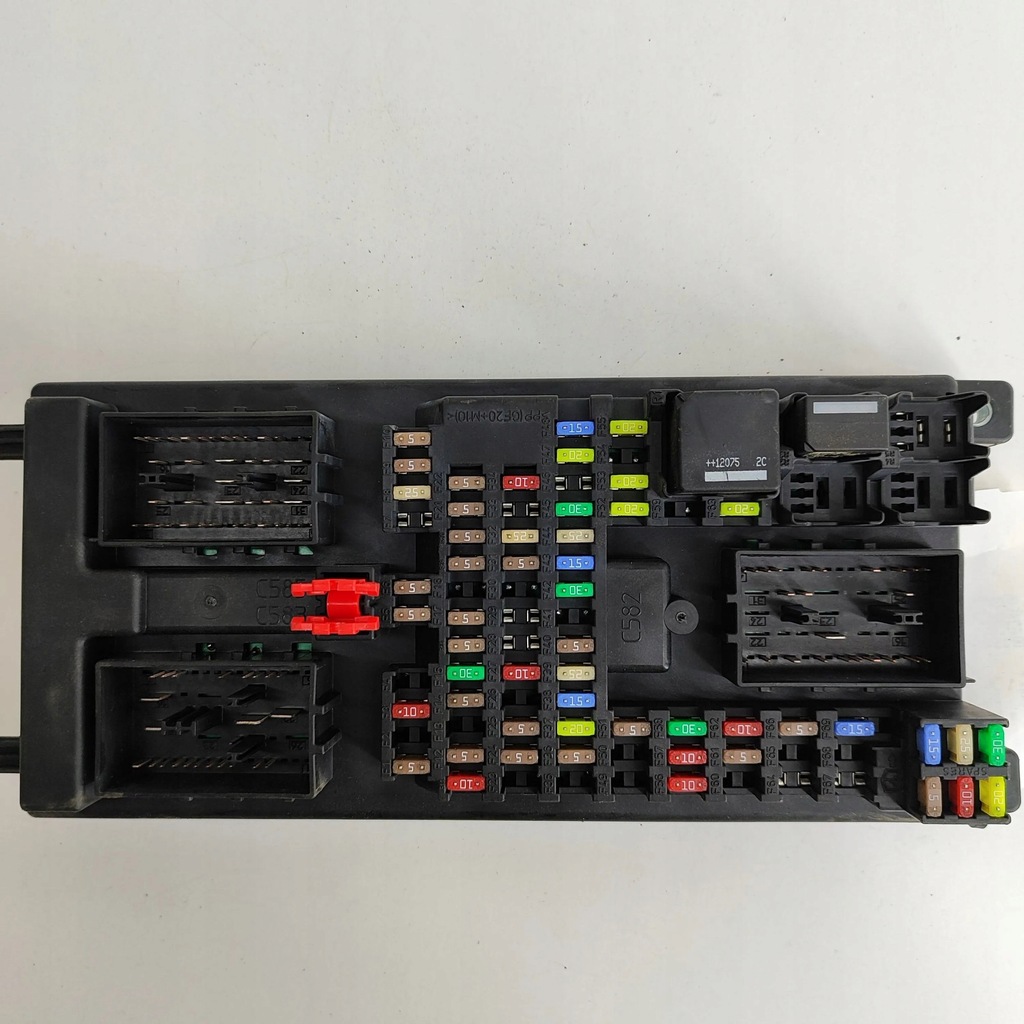 фото №7, Land rover range rover evoque l538 2012 рамка / модуль предохранителей