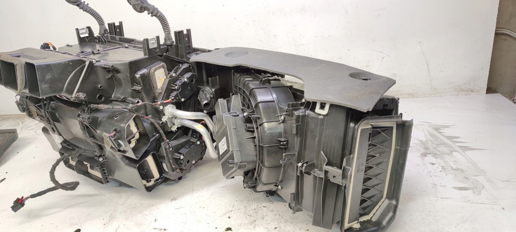 фото №12, Отопитель комплектная audi a4 b9 8w2816005g uk