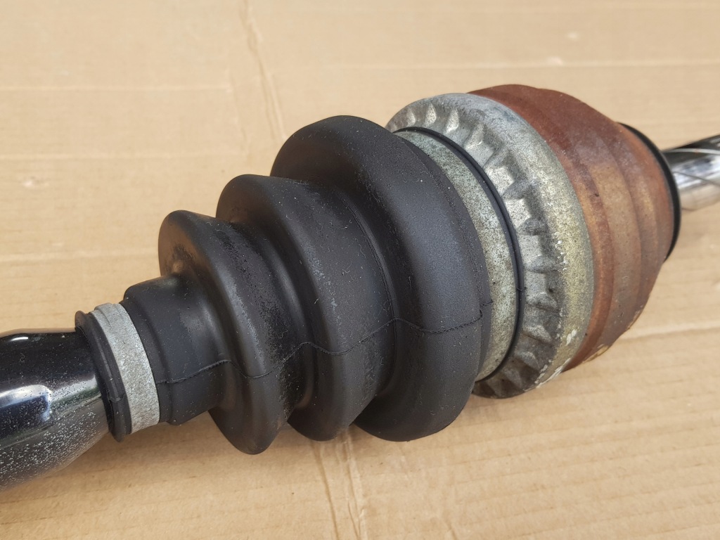 Приводной вал правый  перед opel vectra c signum 1.8 16v 140km z18xer механическая коробка передач исправна Оригинал