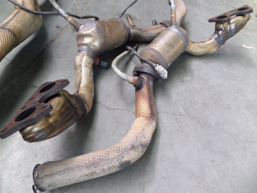 фото №8, Audi s6 c6 5.2 v10 fsi катализаторы комплект