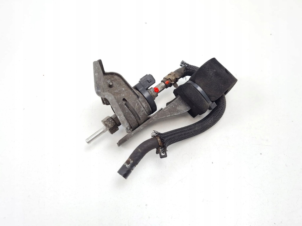 Купити 2016 toyota verso помпа пального webasto