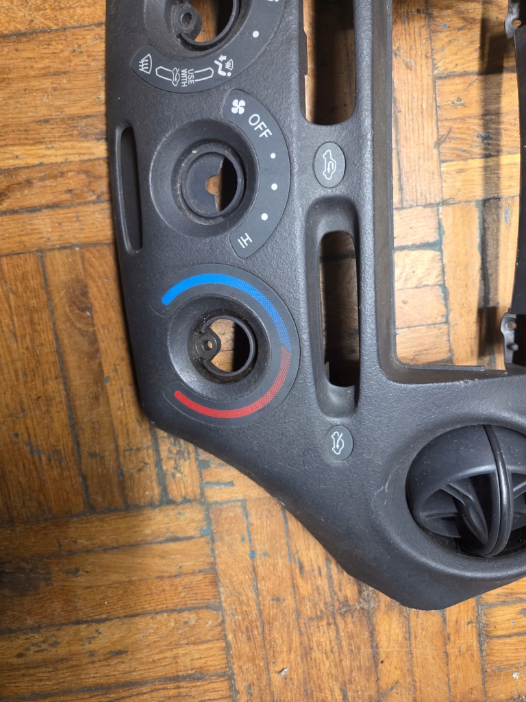 фото №5, Решётка средняя обдув toyota yaris i 55412-0d010