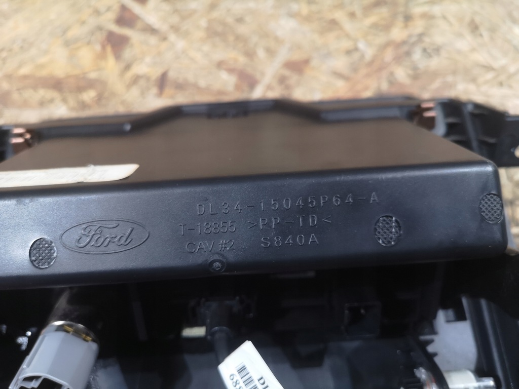 фото №8, Бардачок средний туннель синхронизация aux usb ford f150 2009-2014
