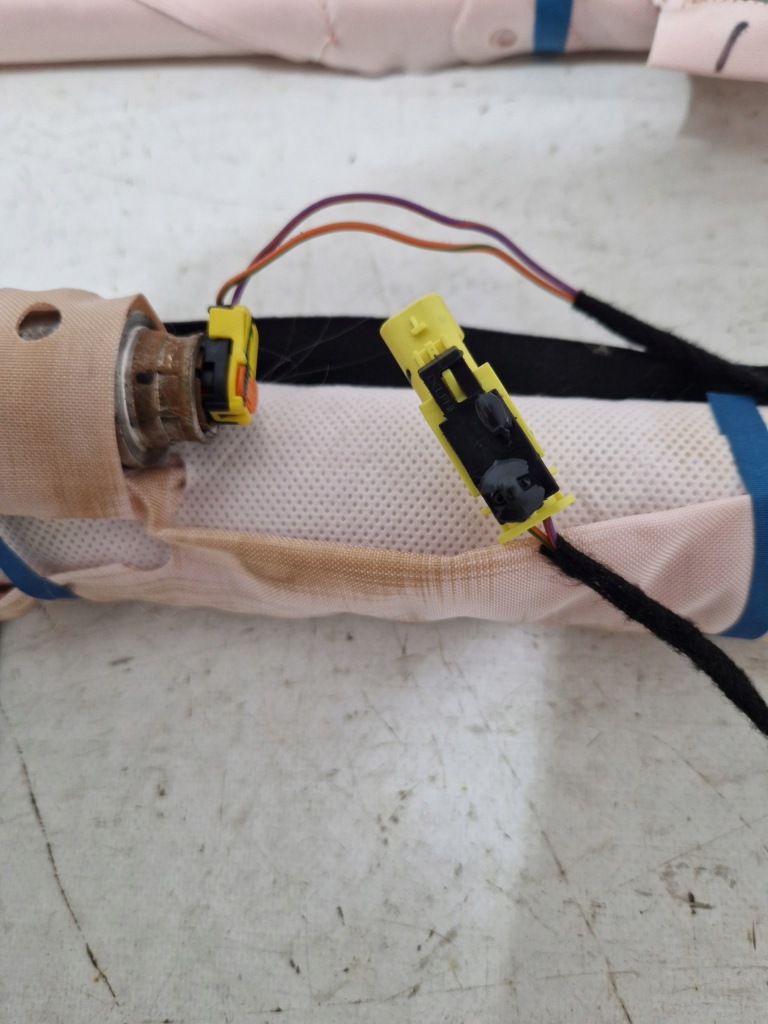 Cadillac escalade iv 2014 - левая шторка безопасности подушка безопасности подушка 23279056 в Украине