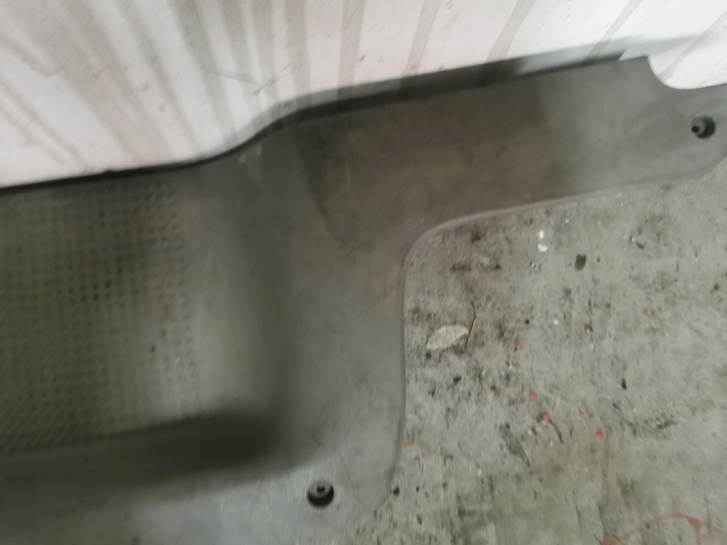 Подножка накладка порог правая  задний renault trafic 2 8200041182 в Украине