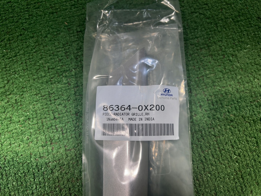 фото №11, Hyundai i10 11- молдинг na решётка радиатора правая 88364-0x200