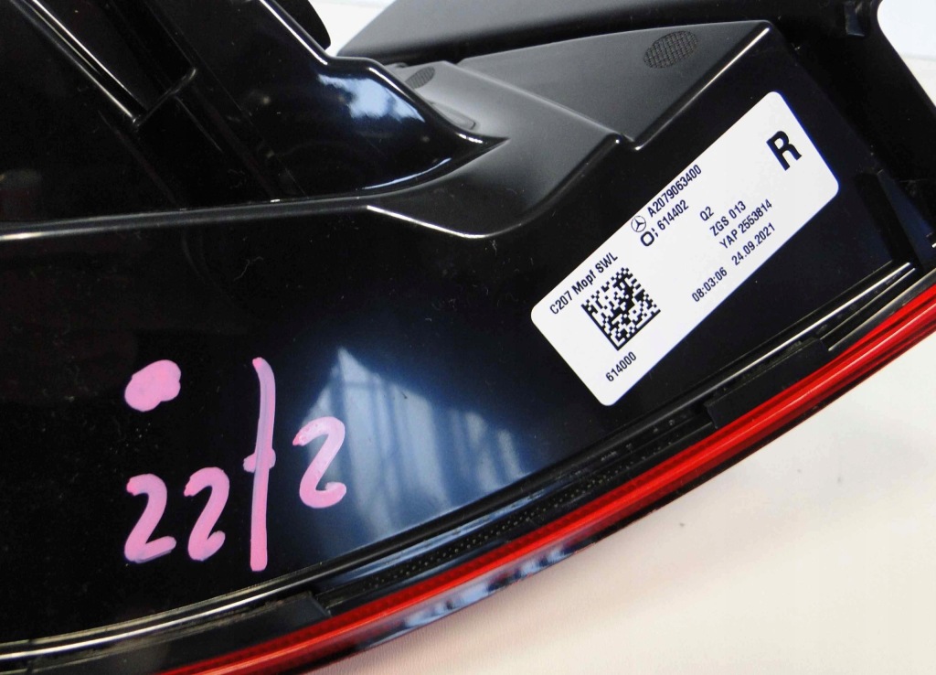 Mercedes e 207 c/a рестайлінг  фара задня права європа Оригінал