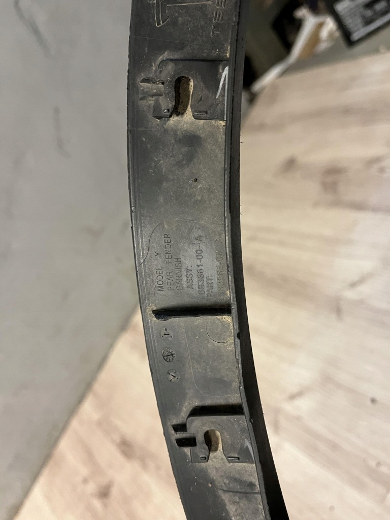 Tesla model y молдинг накладка крыла левый задний  1683861-00-a Цена