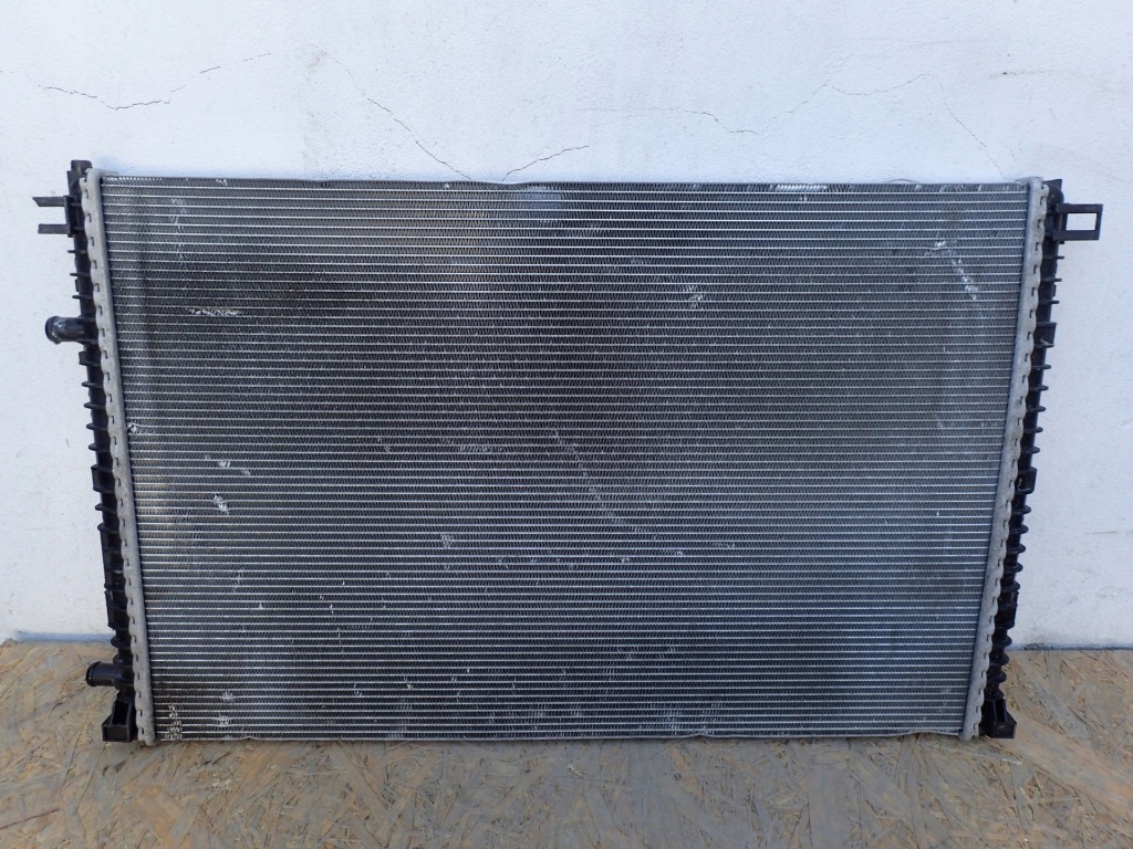 Радиатор жидкость воды audi q5 2 2 80a 2017- 80a145804k Киев